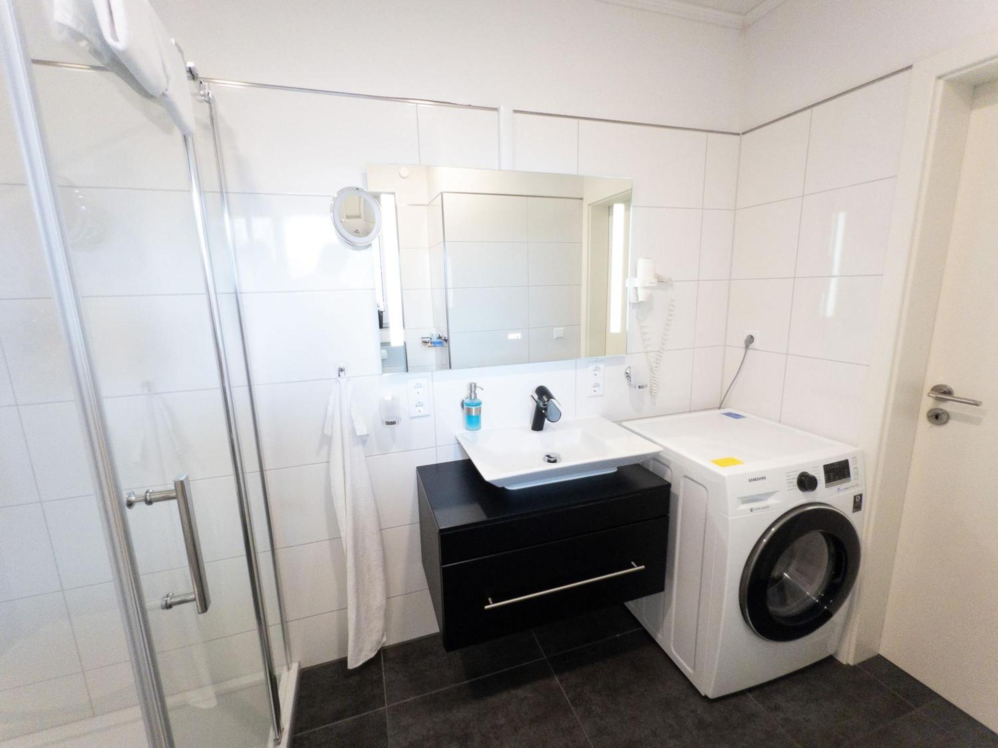 Smartfewo Loft Sauna Balkon Parkplatz Apartment *